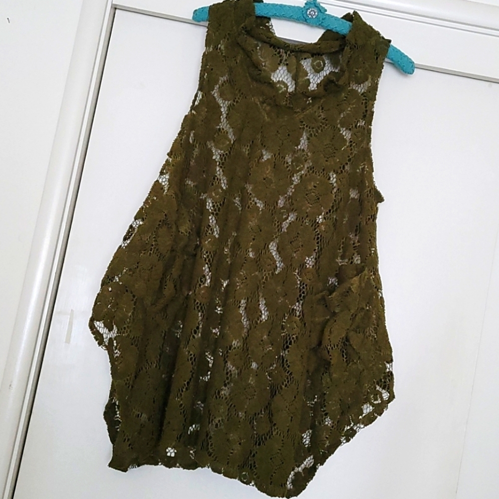 V-Neck Lace Sleevless Top